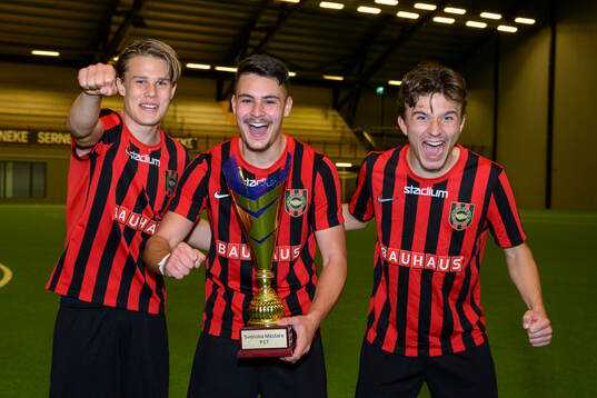 Brommapojkarnas spelare jublar