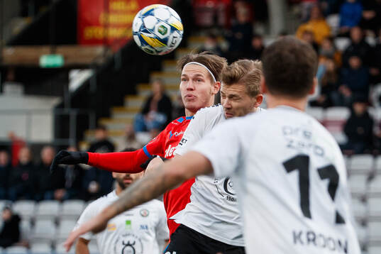 Helsingborgs Wilhelm Loeper och Örebros Niclas Bergmark