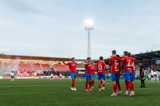 Helsingborgs Taylor Silverholt jublar med lagkamrater