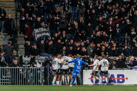 Örebros Ahmed Yasin jublar