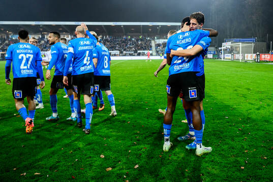 Halmstads Yannick Agnero jublar med Gabriel Wallentin efter 1-0