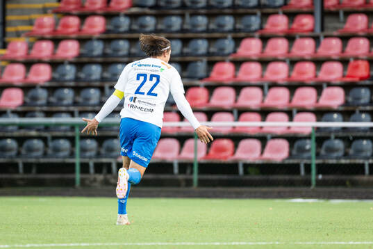 Värnamos Simon Thern jublar