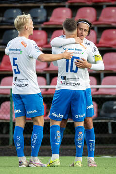 Värnamos Simon Thern jublar