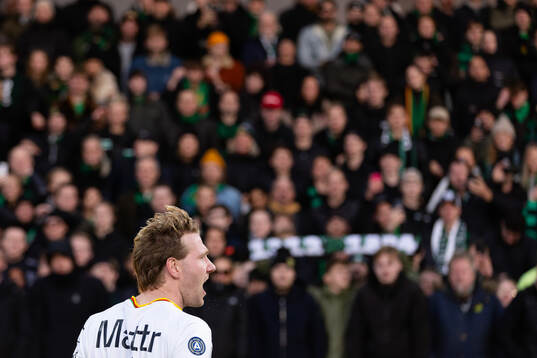 GAIS August Wängberg framför klacken