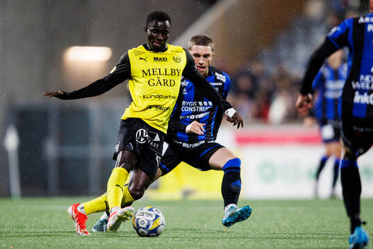 Mjällbys Abdoulie Manneh och Sirius Andreas Pyndt Andersen