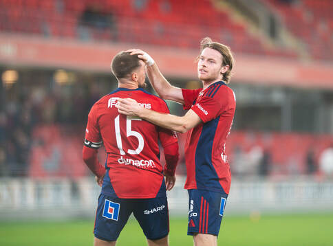 Östers IFs Ivan Kricak och Daniel Ljung jublar