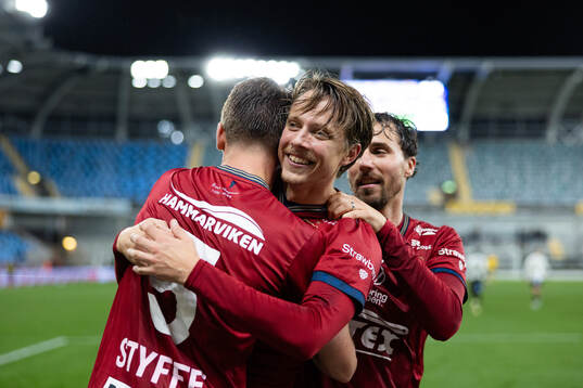 Örgrytes Viktor Lundberg jublar ihop med Christoffer