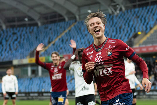 Örgrytes Viktor Lundberg jublar efter 2-1