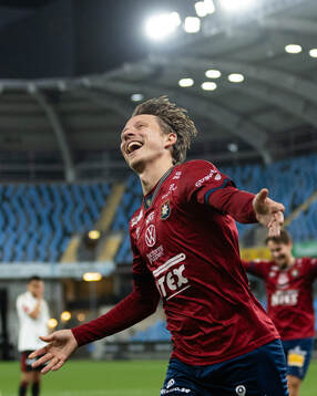 Örgrytes Viktor Lundberg jublar efter 2-1