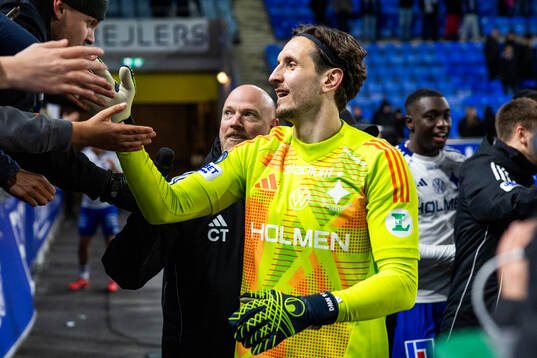 IFK Norrköpings målvakt David Mitov Nilsson jublar