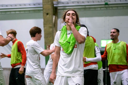 Brommapojkarnas Leart Krasniqi jublar