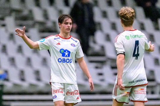 Vålerengas Jens Olden Larsen jublar