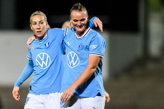 Malmö FFs Mia Persson och Lovisa Gustafsson jublar