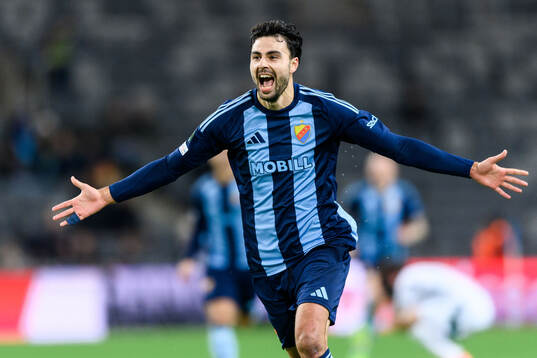 Deniz Hummet of Djurgården celebrates after 2-1