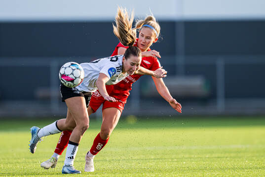 Ine Berre of Rosenborg and Nea Emilia Lehtola of Brann