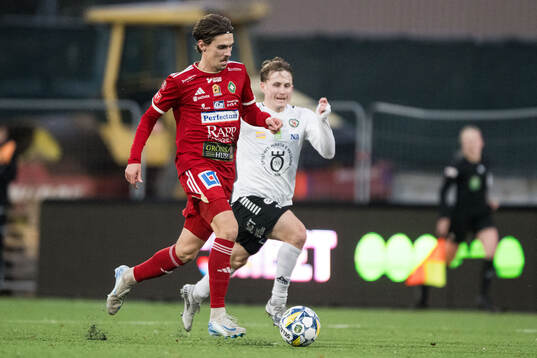 Skövde AIKs Fritiof Hellichius och Örebros Victor Backman