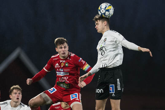 Skövde AIKs Filip Schyberg och Örebros Theodor Hansemon