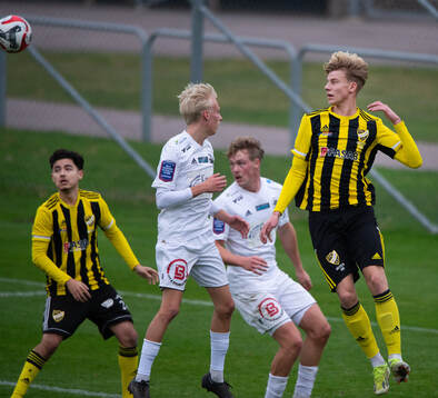 IFK Hässleholms Noel Larsson i kvalmatchen till div. 1 juniorer, U19, mellan IFK Hässleholm och Ängelholms FF i Hässleholm 9 november 2024.