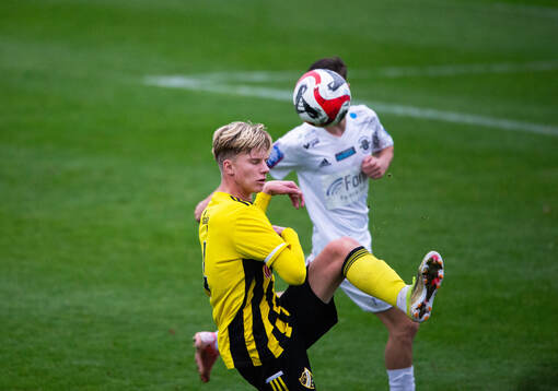 IFK Hässleholms Noel Larsson i kvalmatchen till div. 1 juniorer, U19, mellan IFK Hässleholm och Ängelholms FF i Hässleholm 9 november 2024.