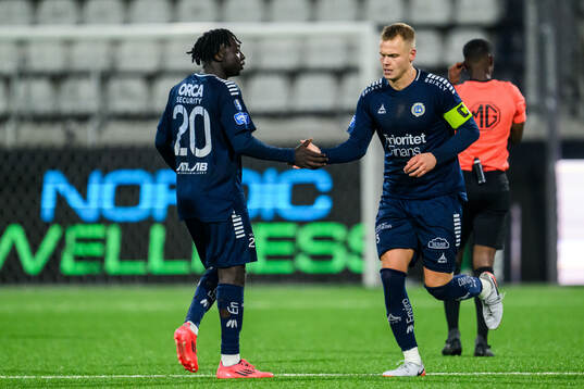 Utsiktens Kalipha Jawla och Jesper Brandt jublar