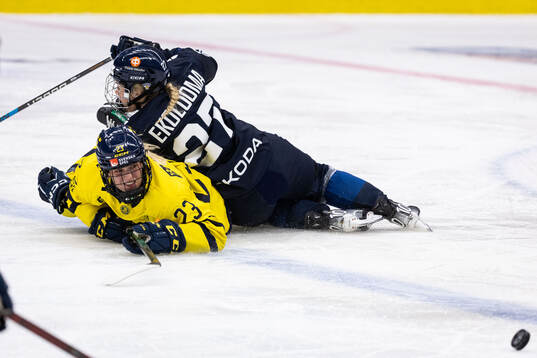 Thea Johansson of Sweden and Emma Ekoluoma of Finland
