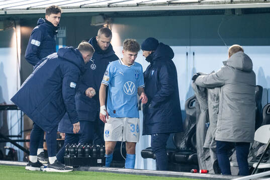 Malmö FFs Hugo Bolin byts ut efter skada