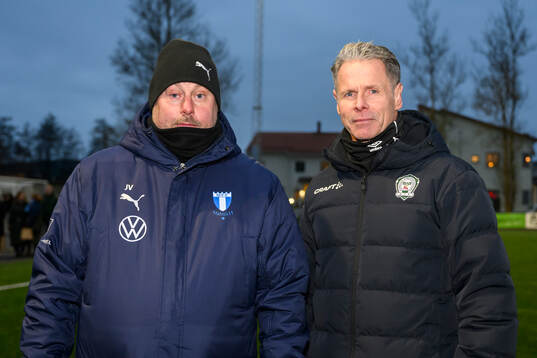 Malmö FFs tränare Jonas Valfridsson och Alingsås tränare Huvudtränare Joakim Carlsson