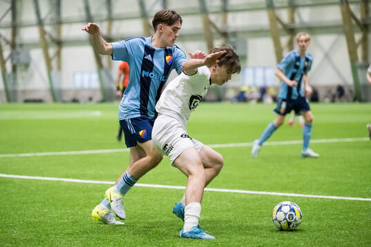 Djurgårdens Mian Lalic och Vikings Elias Dahman