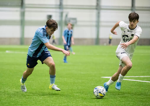 Djurgårdens Mian Lalic och Vikings Ali Abdul Rahim