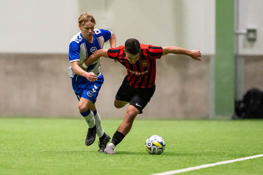 Odenses Andreas Knudsen och Brommapojkarnas Leo Al-Kass