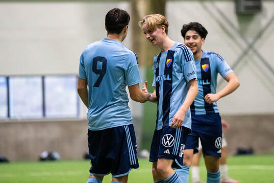 Djurgårdens Mario Amini och Melker Morheden jublar efter 2-0
