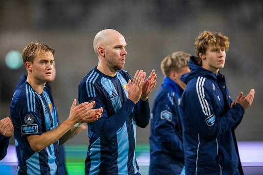 Djurgårdens Marcus Danielson tackar publiken