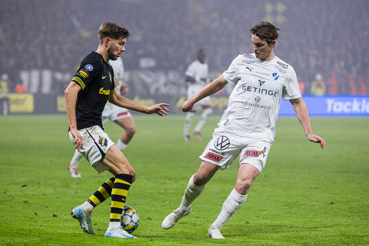 AIKs Anton Salétros och Halmstads Jonathan Svedberg