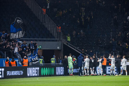 Halmstads spelare tackar supportrarna