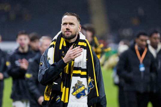 AIKs Alexander Milosevic tackar publiken