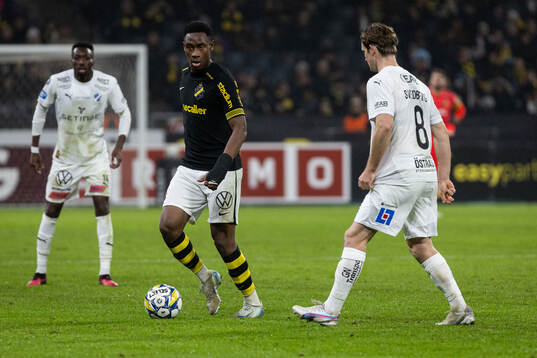 AIKs Mouhamed Lamine Fanne Dabo och Halmstads Jonathan