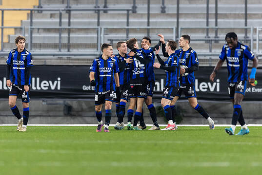 Sirius Adam Vikman jublar efter att han gjort 1-1