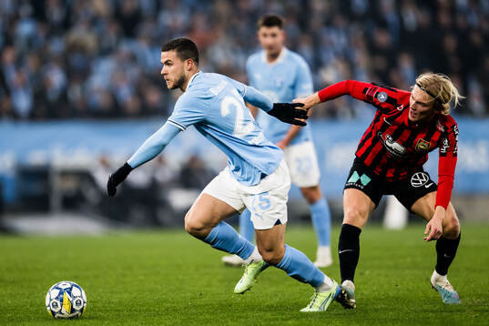 Malmö FFs Gabriel Busanello och Brommapojkarnas Alexander