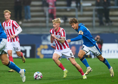 KONGENS LYNGBY, DENMARK - NOVEMBER 10: Melker Widell of AaB