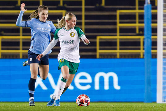 Jessica Park of Manchester Cityand Emilie Joramo of Hammarby