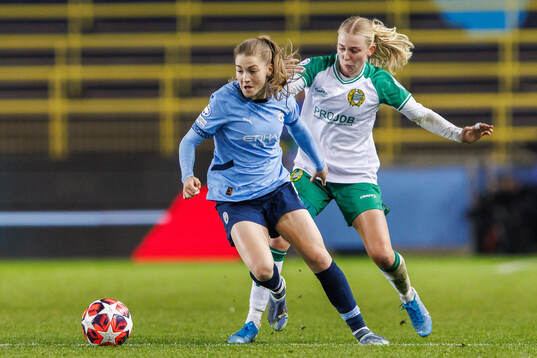 Jessica Park of Manchester Cityand Emilie Joramo of Hammarby