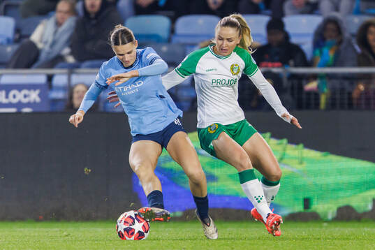 Kerstin Casparij of Manchester City and Anna Jösendal of