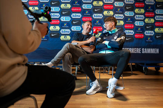 Bernt Hulsker, journalist of Dagbladet, talks to Jørgen Strand Larsen of the Norwegian national football team