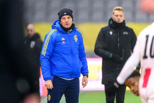 Head coach Andreas Pettersson of Sweden