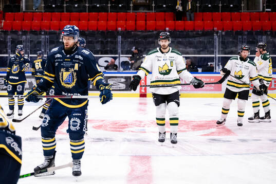 Södertäljes Olli Vainio och Östersunds Linus Videll