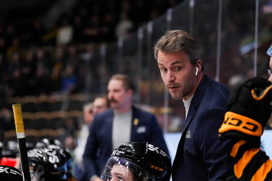 Skellefteås assisterande tränare Pontus Petterström