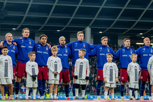 Players of Norway line up