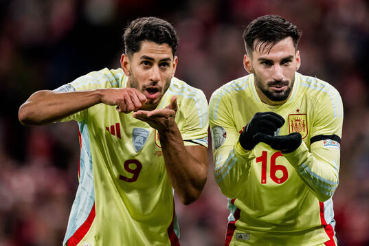 Bla gjennom flere bilder av Football, Nations League, Denmark - Spain