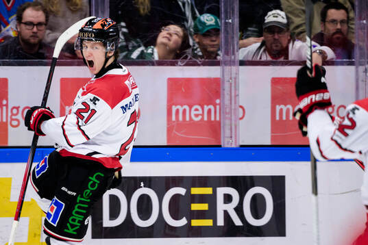 Örebros Patrik Puistola jublar