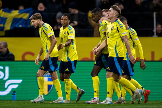 Anton Salétros, Niclas Eliasson, Alexander Isak, Dejan Kulusevski and Viktor Gyökeres of Sweden celebrate 2-1